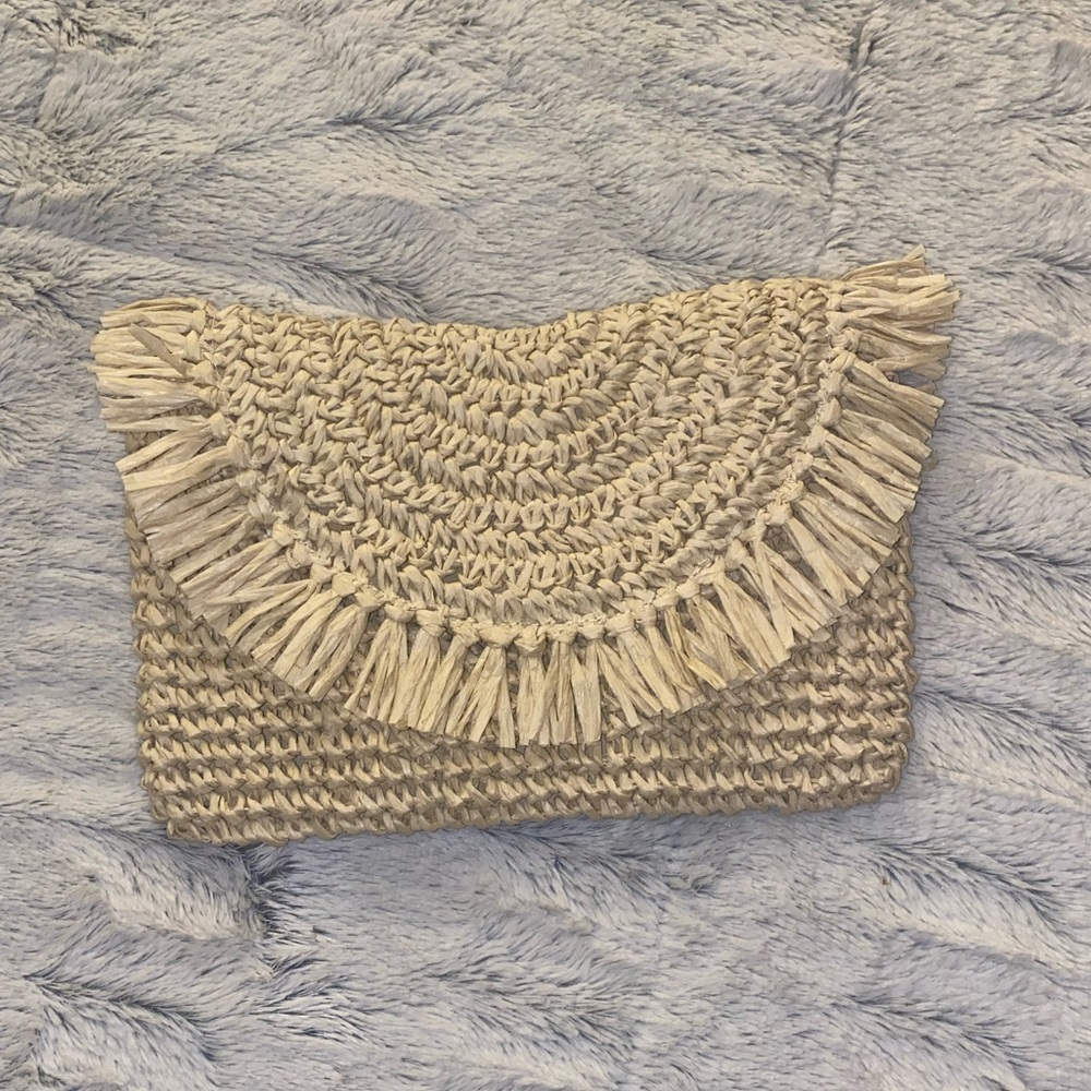 Straw clutch